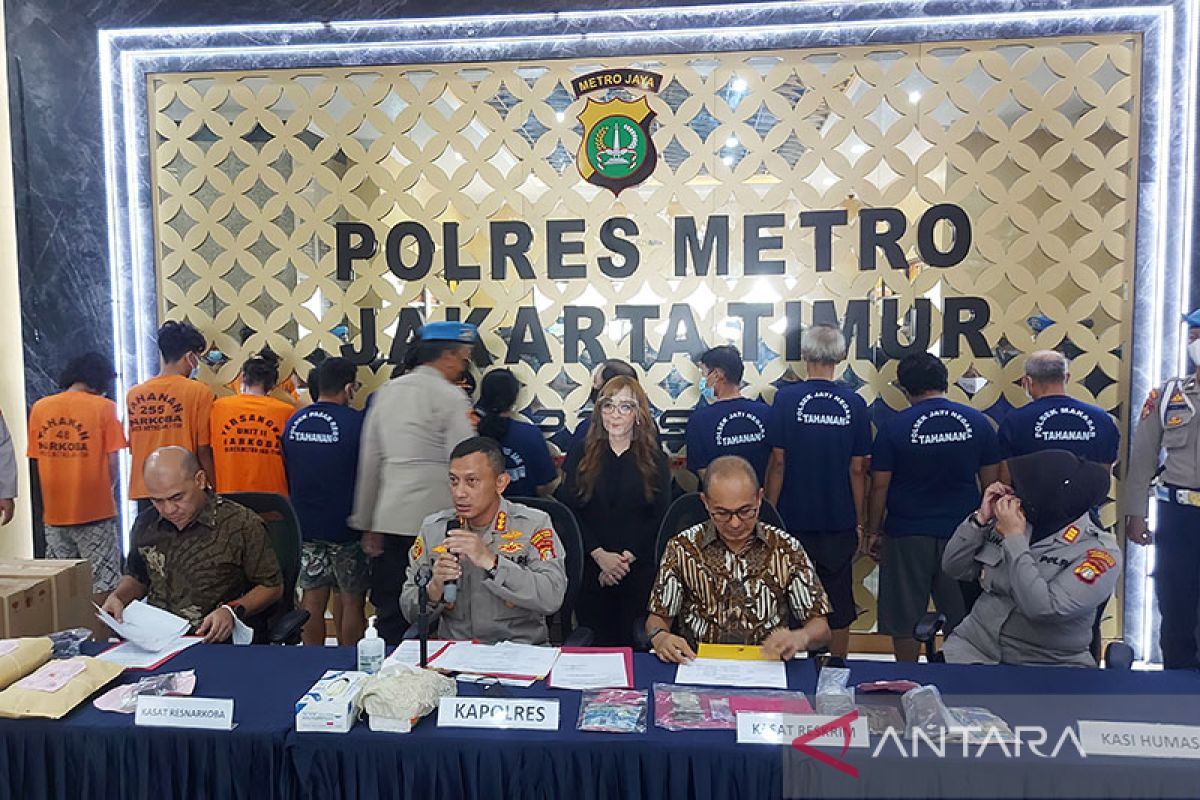 Polrestro Jaktim ungkap enam kasus judi selama sebulan terakhir