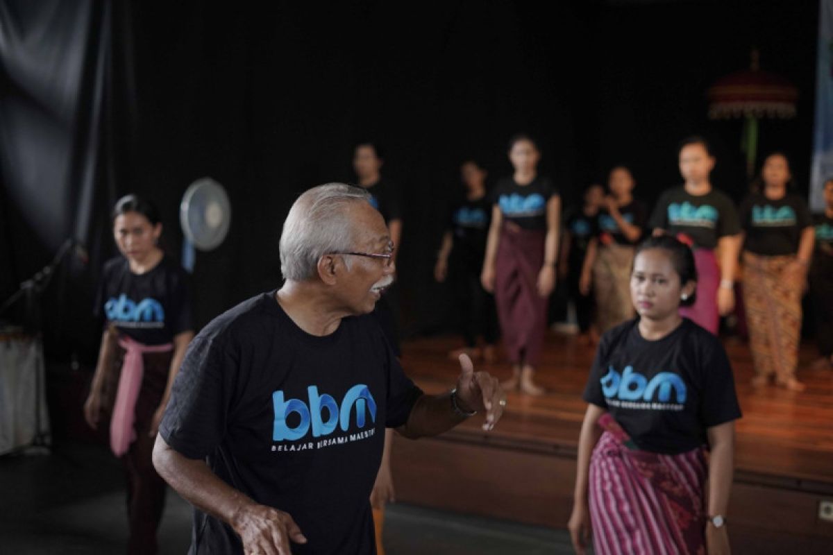 Kemendikbudristek gandeng maestro Bali melatih Tari Legong