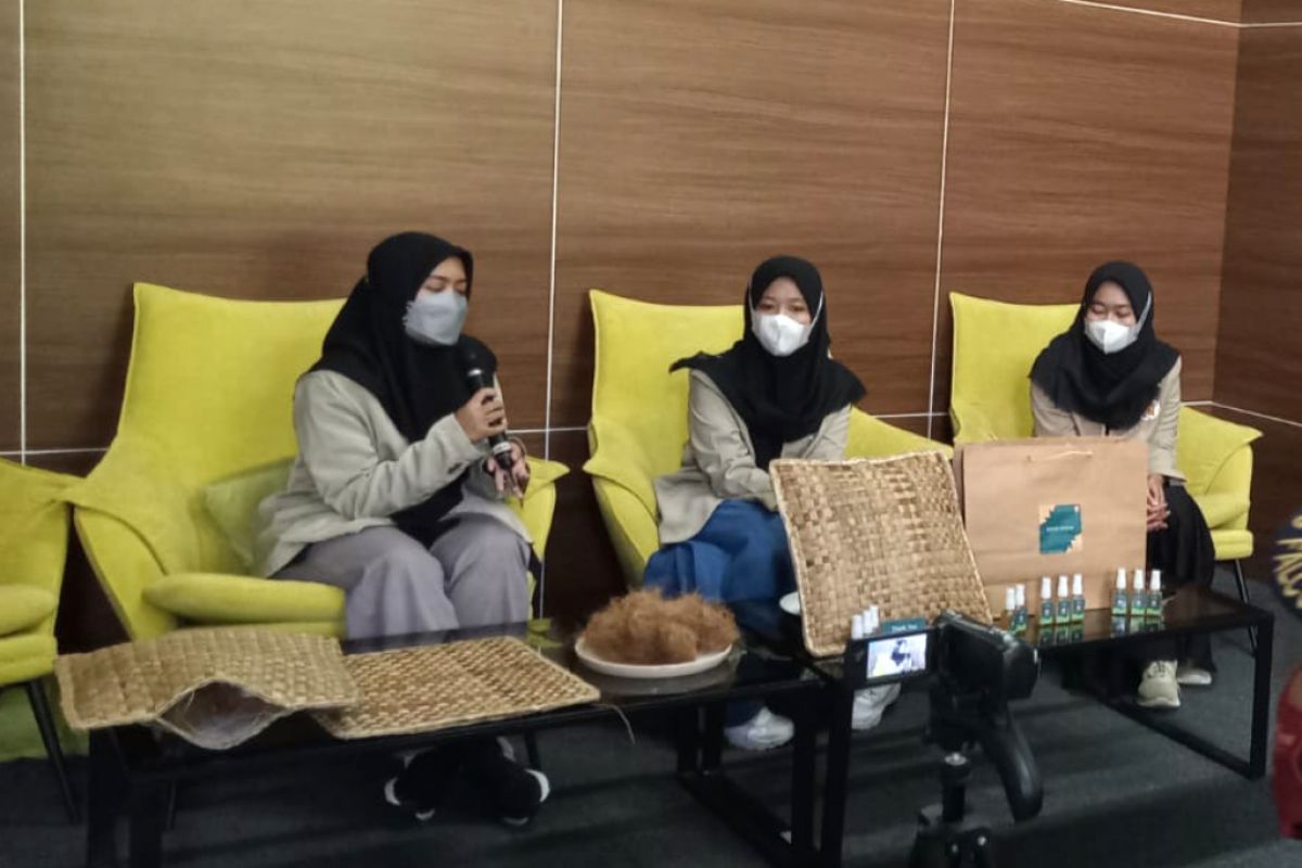 Mahasiswa UGM ciptakan bantal antibakteri dan tungau