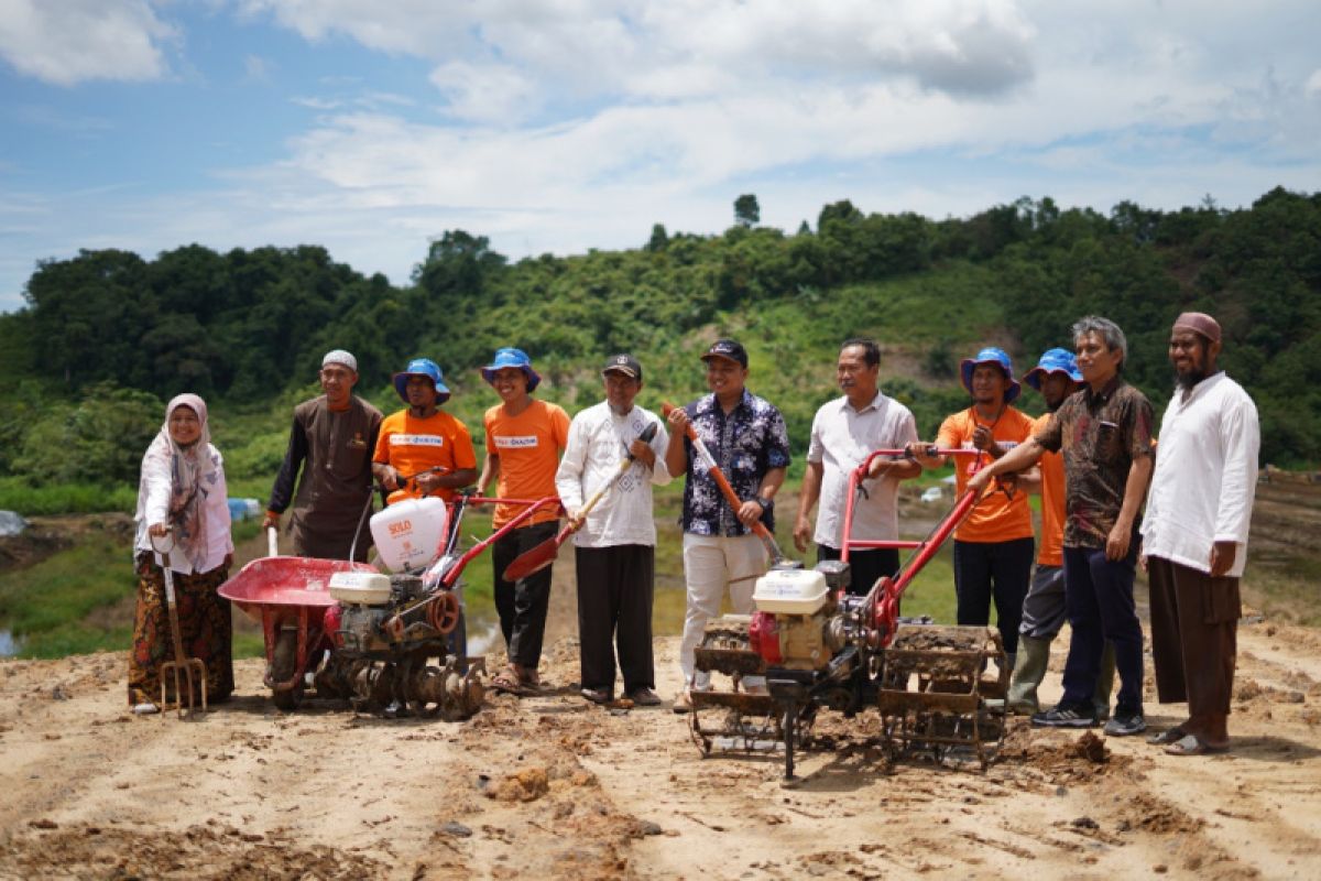 Pupuk Kaltim Salurkan Bantuan "Smart Green House" Bagi Petani Binaan ...