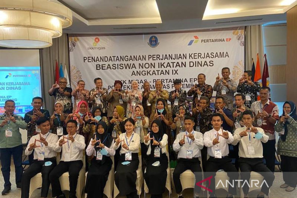 Pertamina Hulu Rokan zona 4 salurkan beasiswa Politeknik Akamigas Palembang