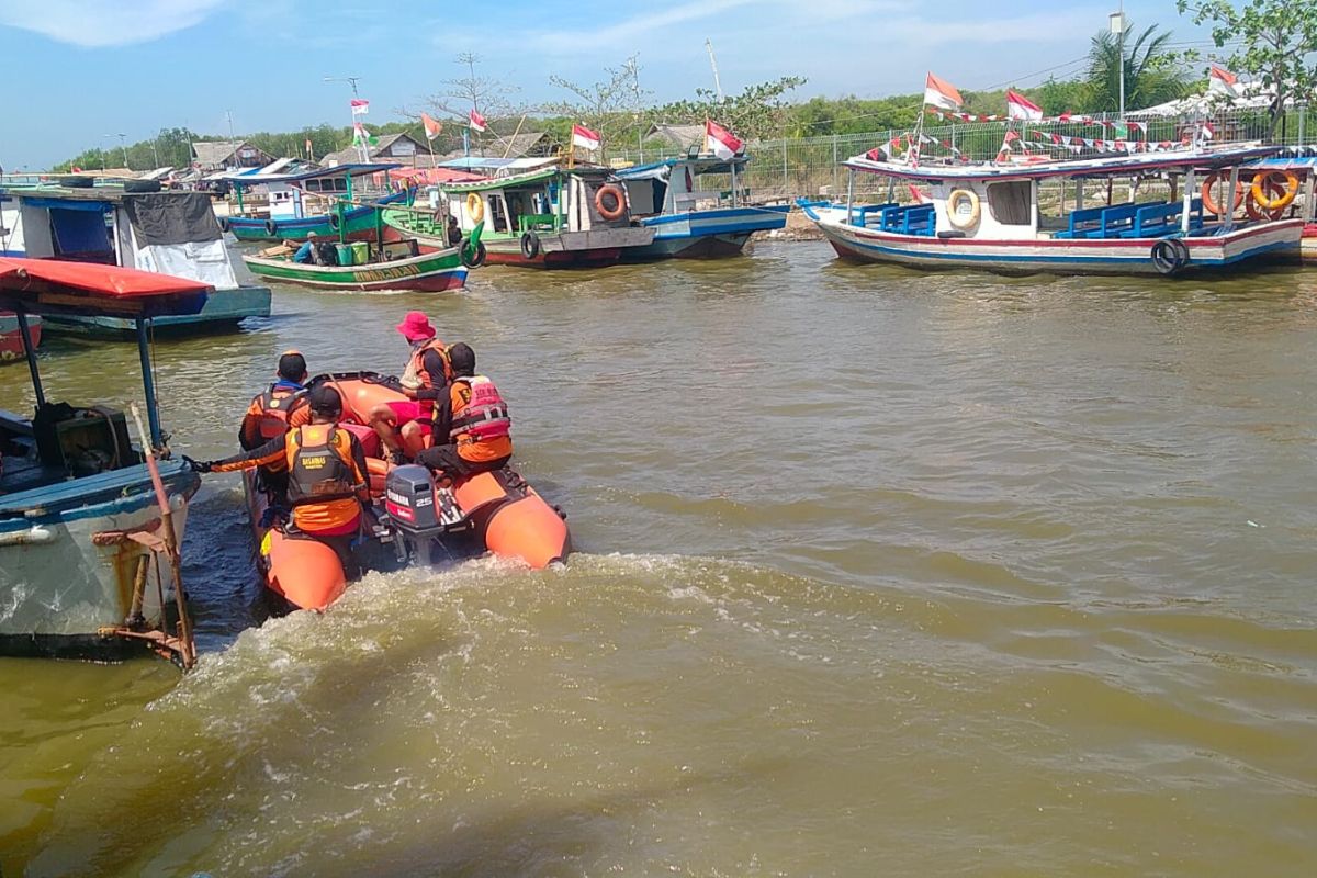 Tim SAR gabungan sisir nakhoda hilang di Pulau Pamujaan Kota Serang