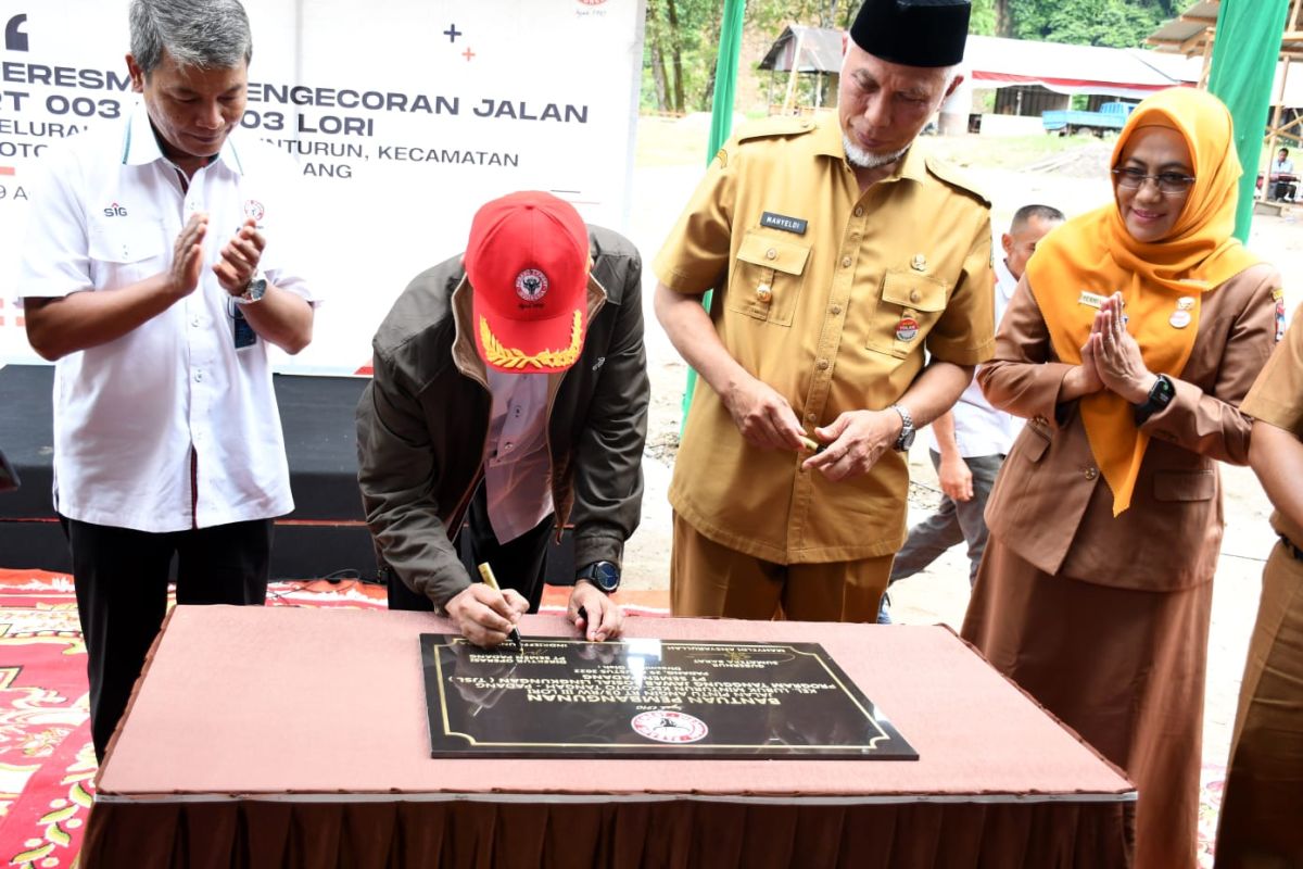 Gubernur Sumbar resmikan Jalan Pintu Angin Lori menuju Pondok Pesantren Darul Ulum Padang