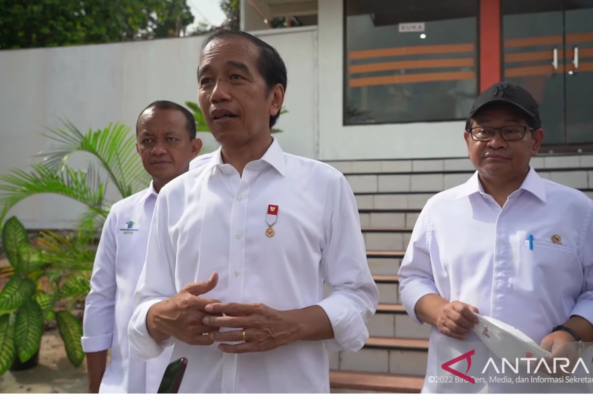 Jokowi: BLT BBM untuk jaga daya beli masyarakat