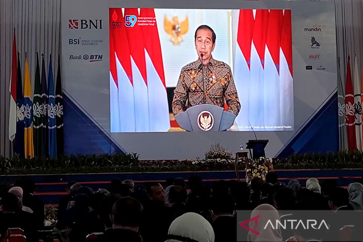 Presiden Jokowi beri 5 tugas ke IPB, soal pangan hingga penyakit hewan