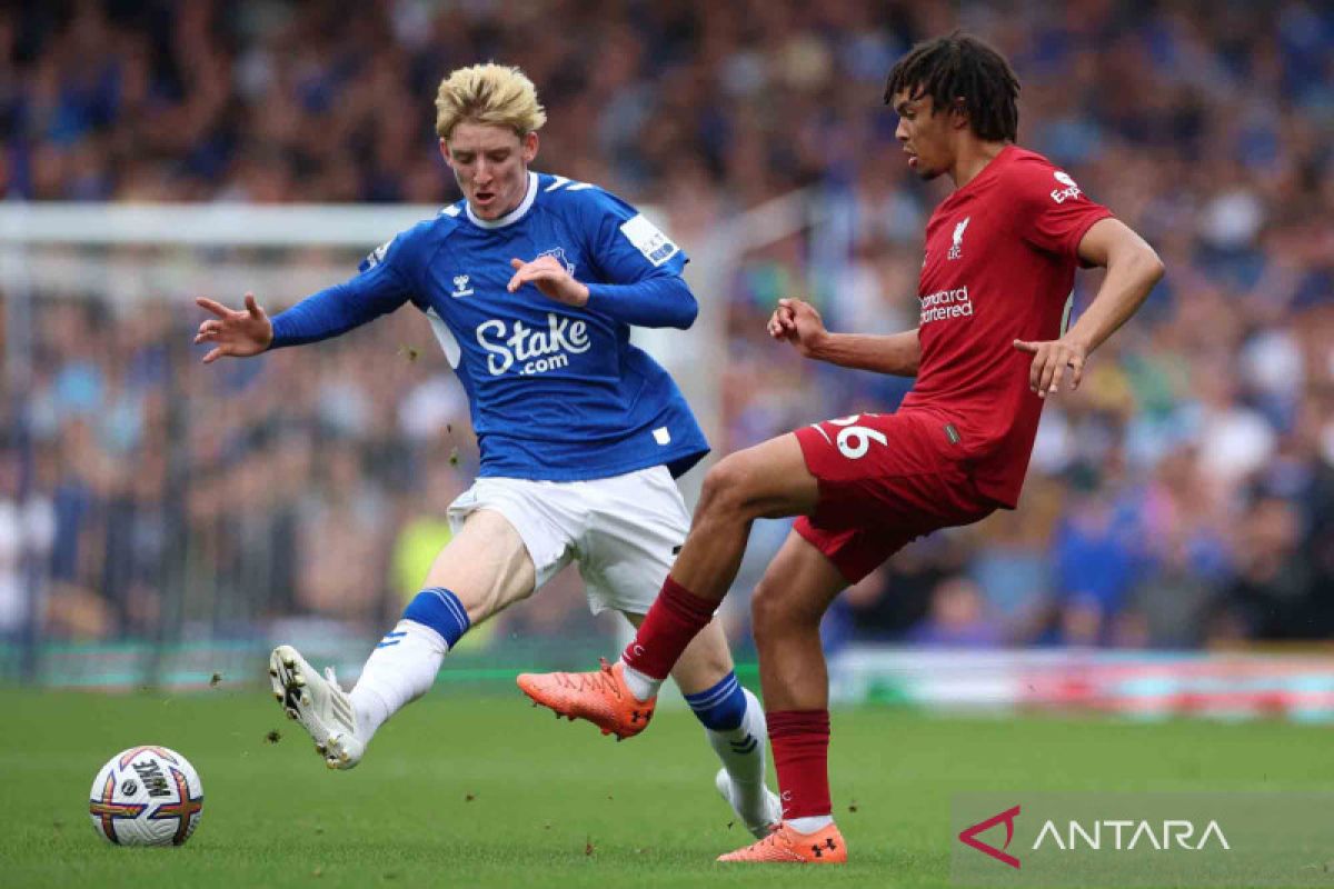 Newcastle United resmi rekrut Anthony Gordon dari Everton