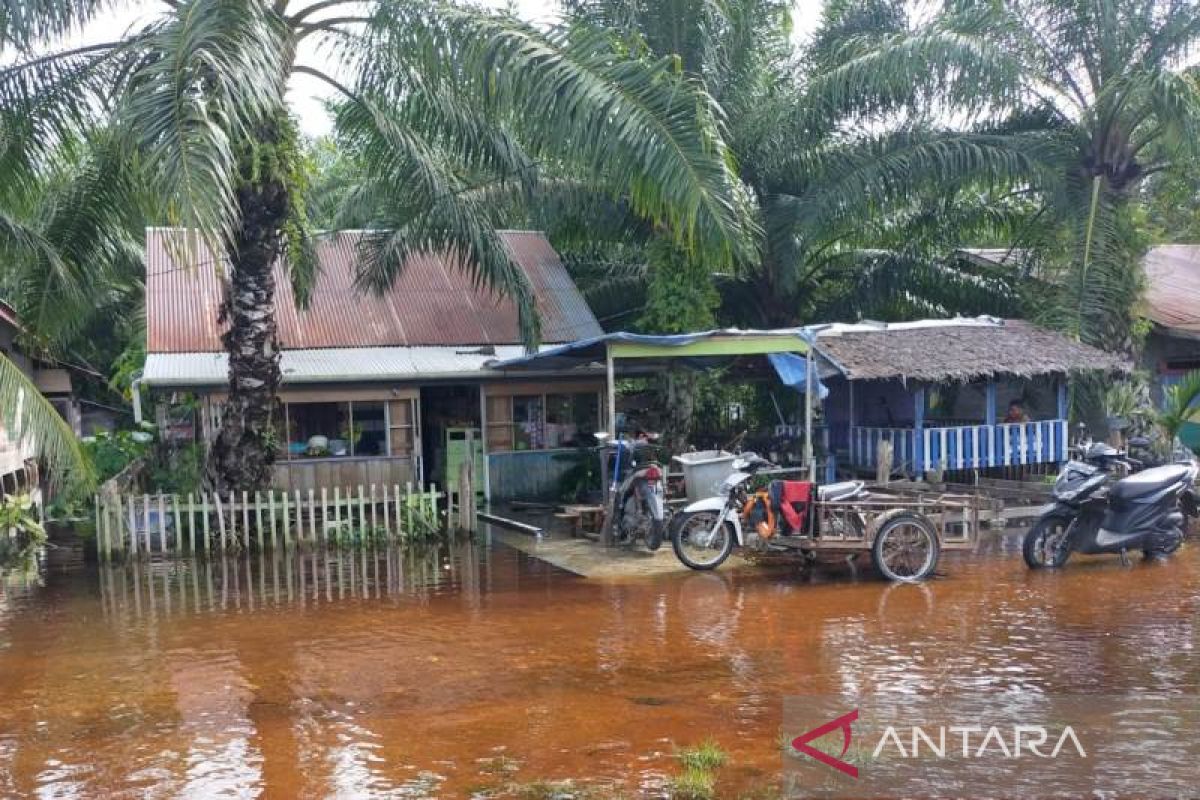 BPBD kerahkan perahu karet bantu korban banjir di Aceh Barat