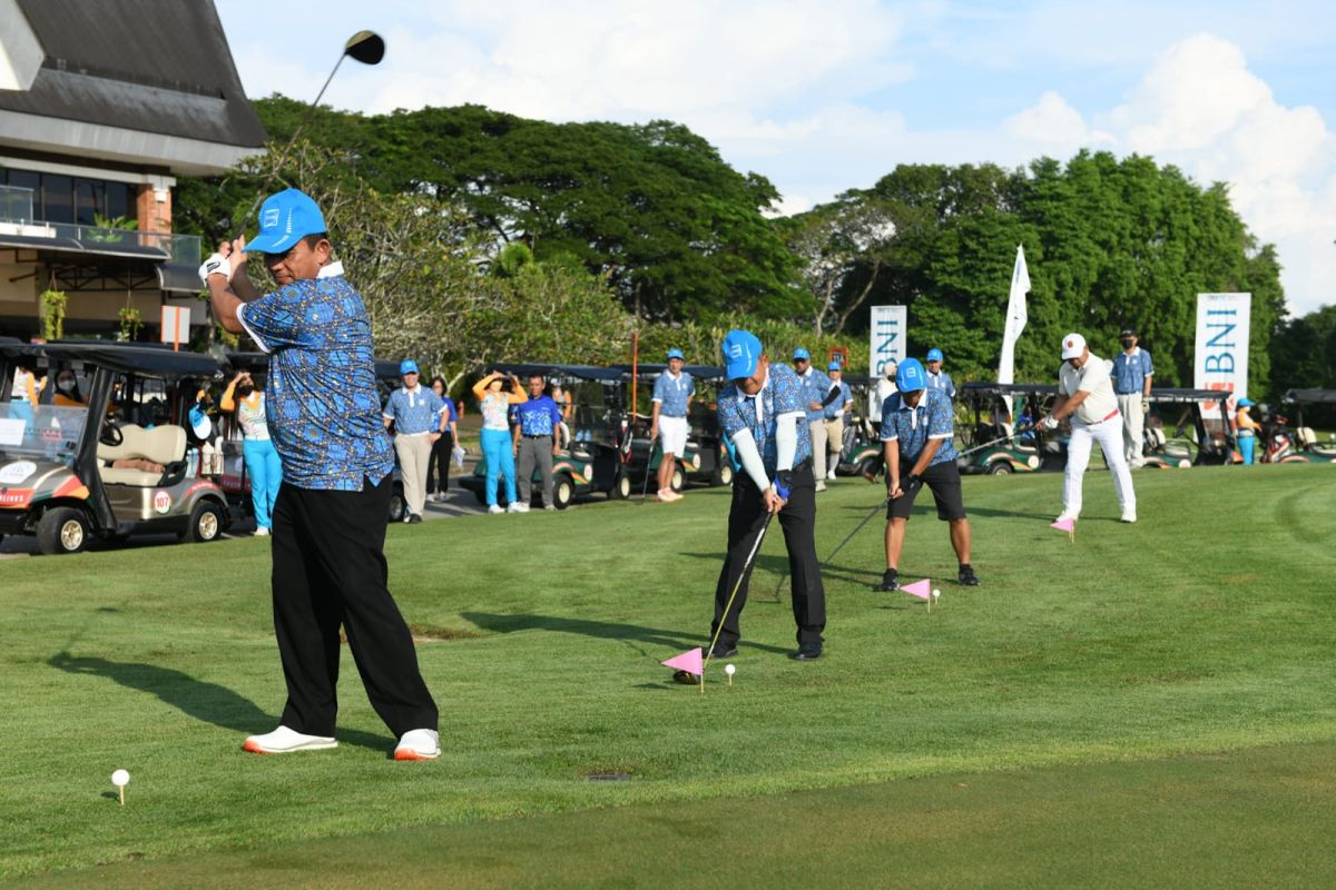 Gubernur Ansar apresiasi turnamen golf Apindo berhadiah Rp10 miliar