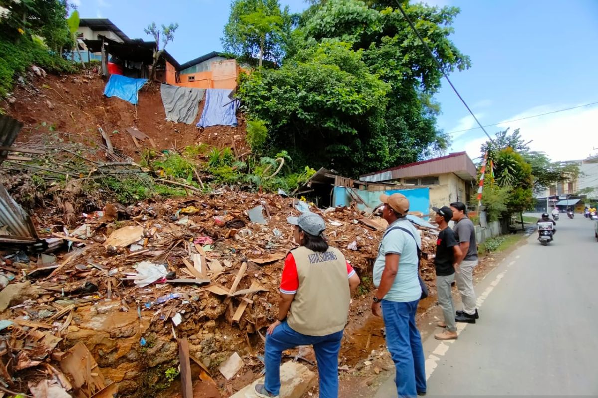 BNPB kerahkan tim benahi kawasan longsor dan banjir Sorong