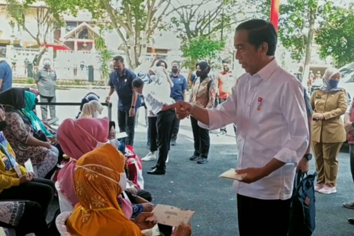 Presiden Jokowi minta masyarakat gunakan BLT BBM dengan bijak