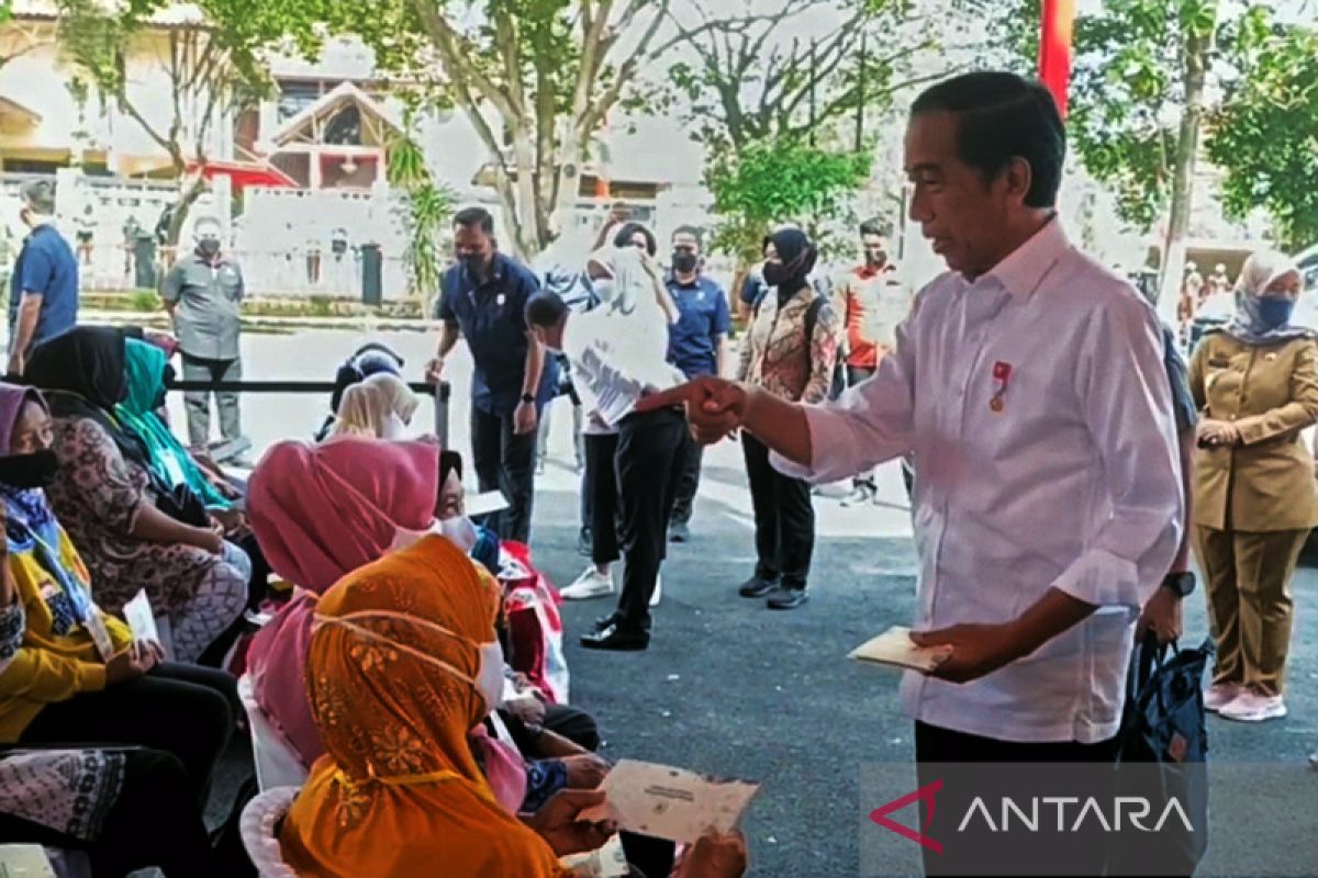 Presiden Jokowi ingatkan masyarakat gunakan bantuan dengan bijak