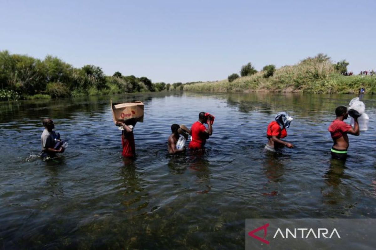 Delapan migran tewas saat berusaha seberangi sungai ke Texas