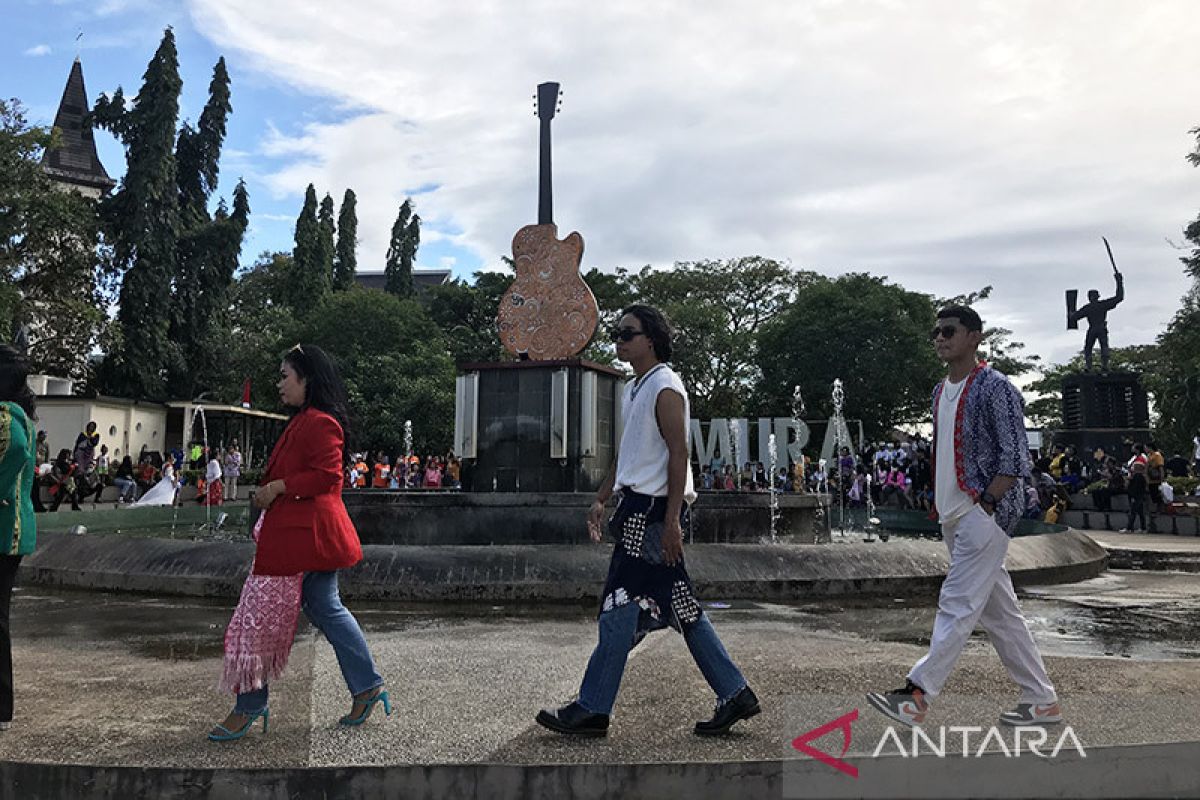 Brand lokal Ambon gelar "fashion street" busana etnik promosikan UMKM