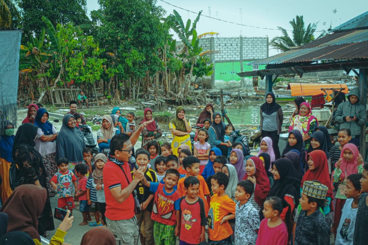 Musisi salurkan 150 paket bantuan pendidikan untuk korban banjir Torue