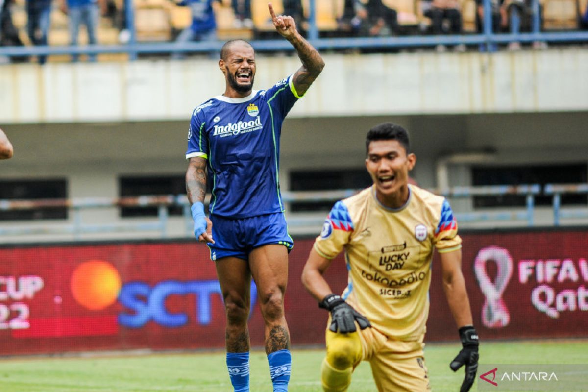 Luis Milla debut bersama Persib Bandung raih tiga poin kontra RANS di Liga 1