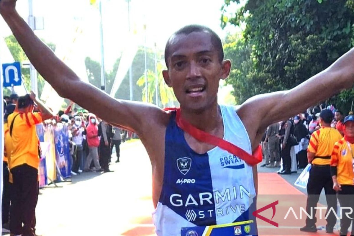 Atlet Nasional  Agus Prayogo Juara Balikpapan 10K