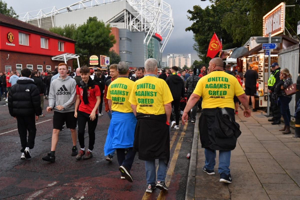 Keluarga Glazers siap jual MU, pasang harga Rp64,2 triliun