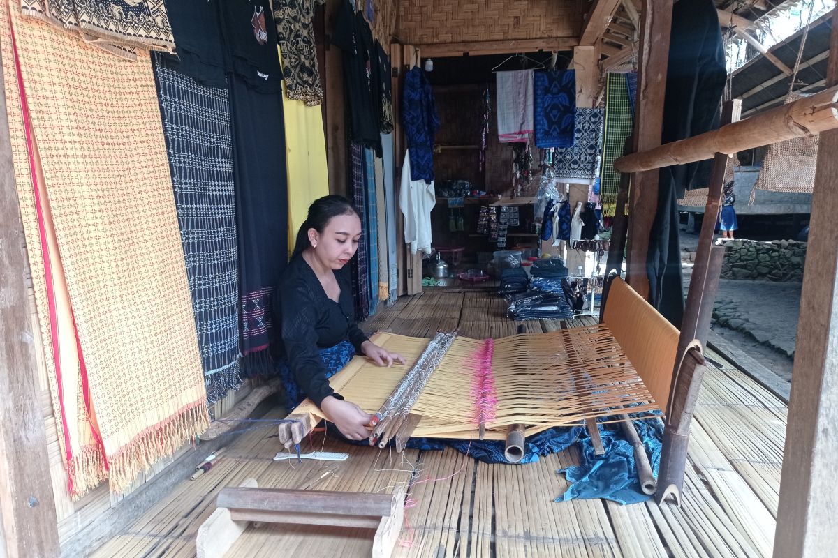 Perajin kain tenun tradisional Badui kembali bangkit setelah permintaan meningkat