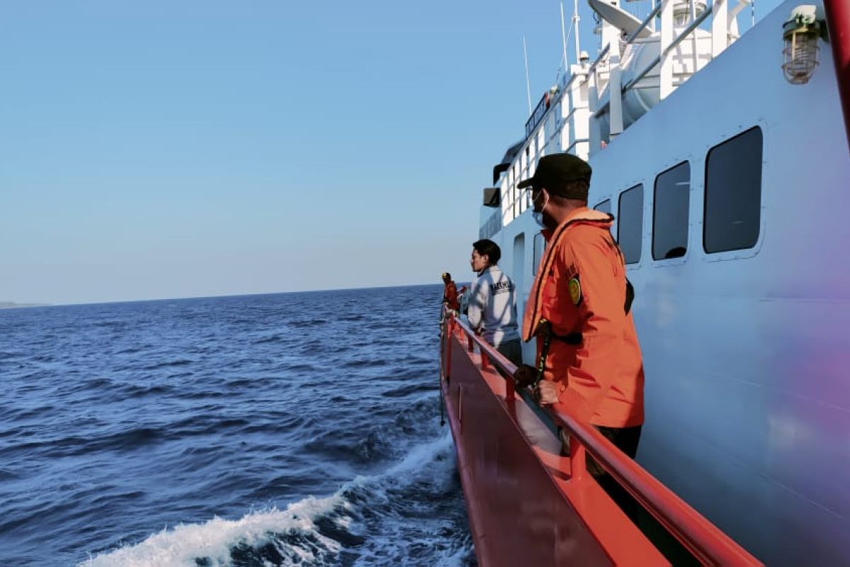 Kapal yang dilaporkan hilang di NTT, dua penumpangnya ditemukan meninggal
