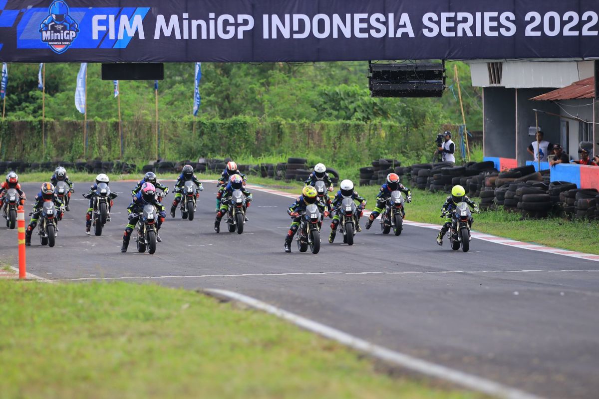 Hafizd dominasi dua putaran pertama FIM MiniGP Indonesia Series 2022