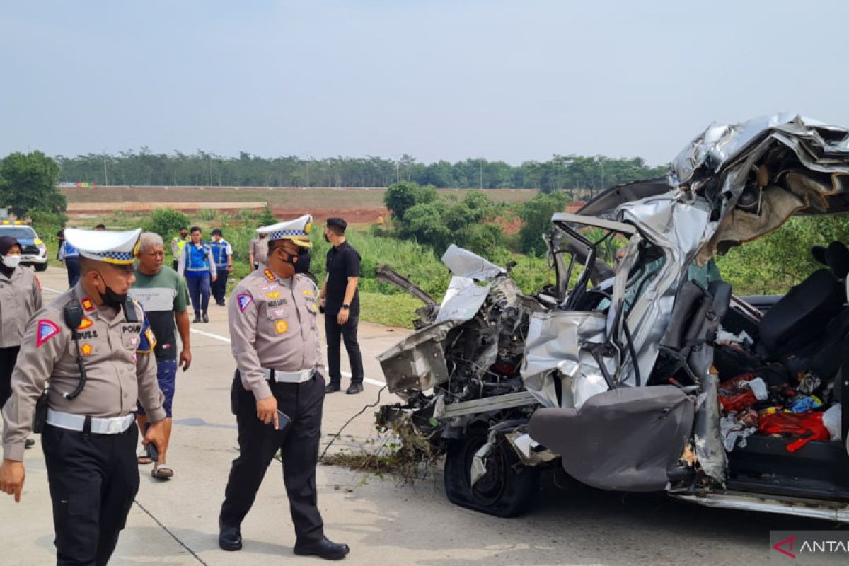 Jasa Raharja serahkan santunan korban lakalantas Tol Batang