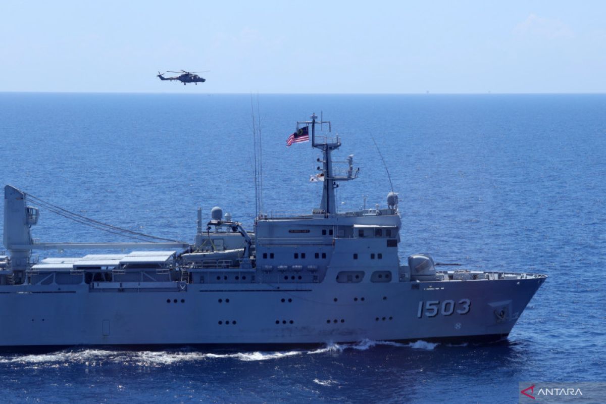 Dua helikopter Angkatan Laut Kerajaan Malaysia jatuh, 10 awaknya tewas