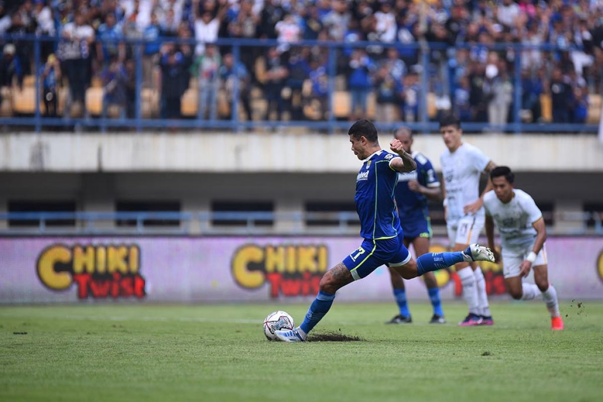 Ciro Alves dedikasikan gol pertama untuk Bobotoh