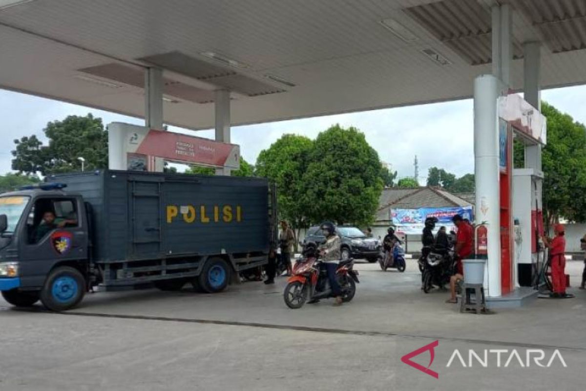 Pj Gubernur Babel tinjau stok BBM di SPBU jelang G20 Belitung