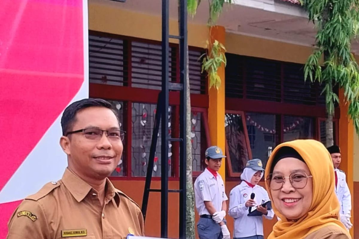 SMAN 4 Padang kukuhkan budaya prestasi lewat Senin berprestasi