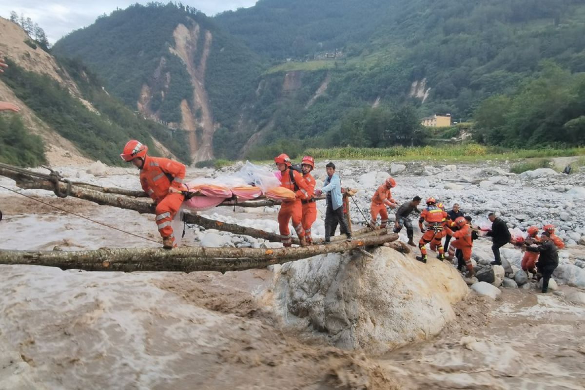 China kerahkan upaya penyelamatan maksimal dampak gempa Sichuan