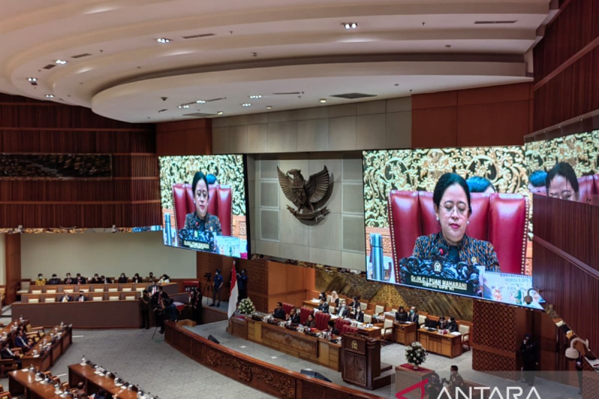 Puan pimpin rapat HUT Ke-77 DPR bertema DPR Kuat Rakyat Sejahtera