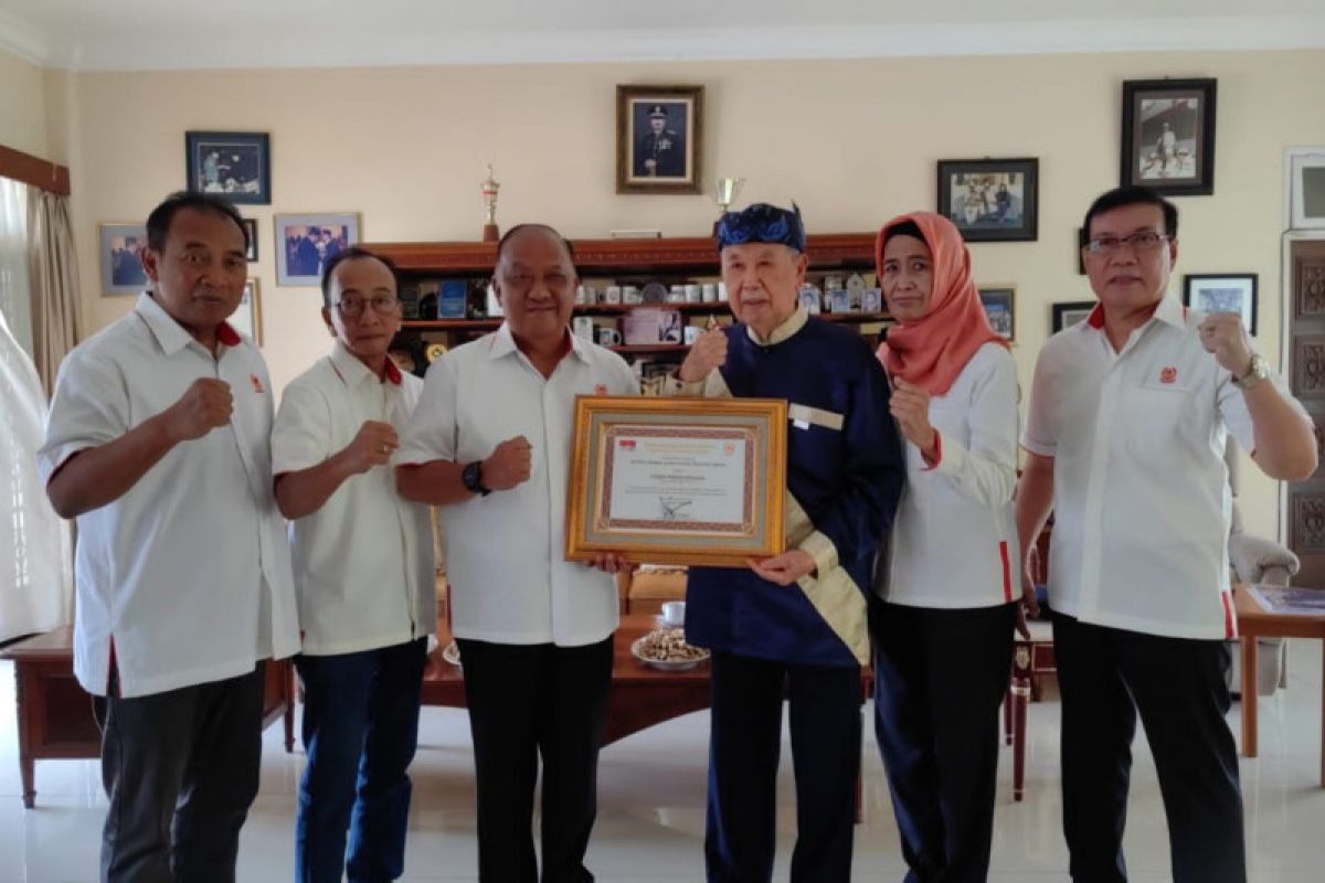 KONI Pusat beri penghargaan untuk 'Bapak Pencak Silat' Eddie Marzuki