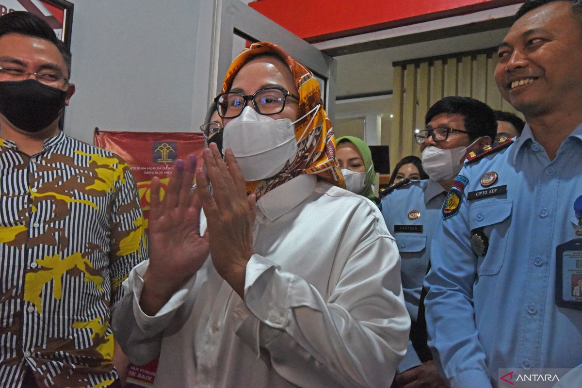 Mantan Gubernur Banten Ratu Atut bebas bersyarat