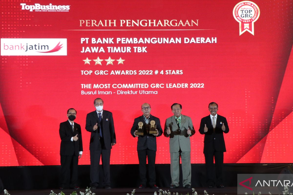 Bank Jatim raih dua penghargaan Top GRC Award 2022
