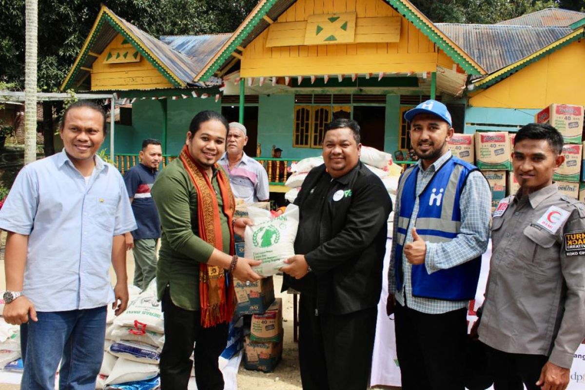 Dompet Dhuafa Waspada bersama FOZ bantu warga terdampak kebakaran di Sei Lepan