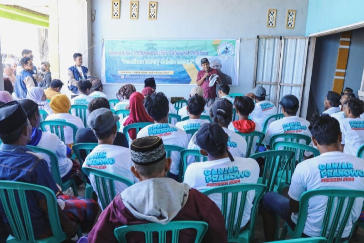 Seratusan nelayan Jeneponto dibekali pelatihan keselamatan melaut