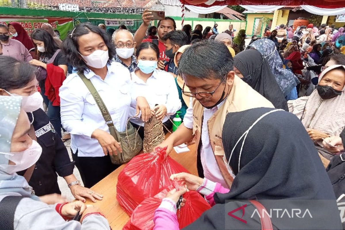 Pemkot  Palangka Raya adakan pasar sembako murah untuk tekan inflasi