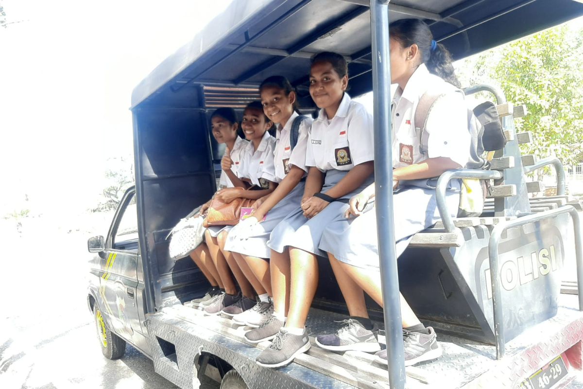 Polisi siapkan angkutan bagi pelajar saat angkot mogok di Kupang