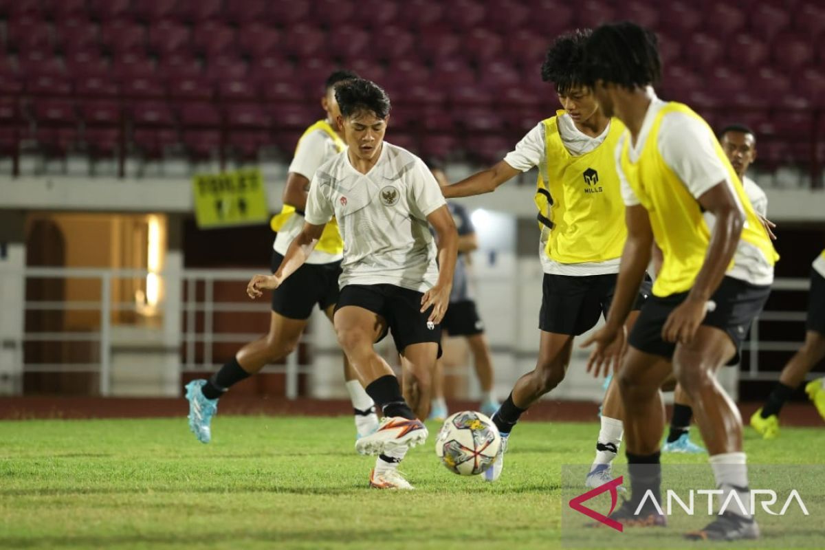 Siang tiba di Surabaya, Timnas U-19 langsung latihan malam