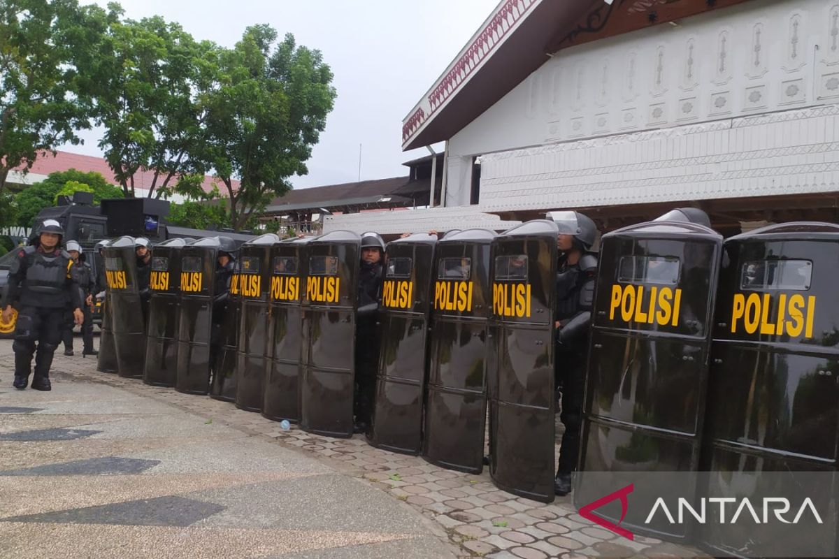 PWI Aceh kecam oknum polisi rusak alat kerja wartawan saat liput demo di DPRA