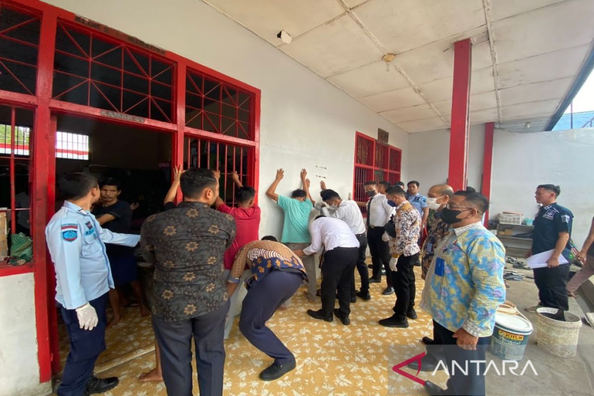 Tim Satops Patnal Kemenkumham Sumut Sidak di Lapas Panyabungan