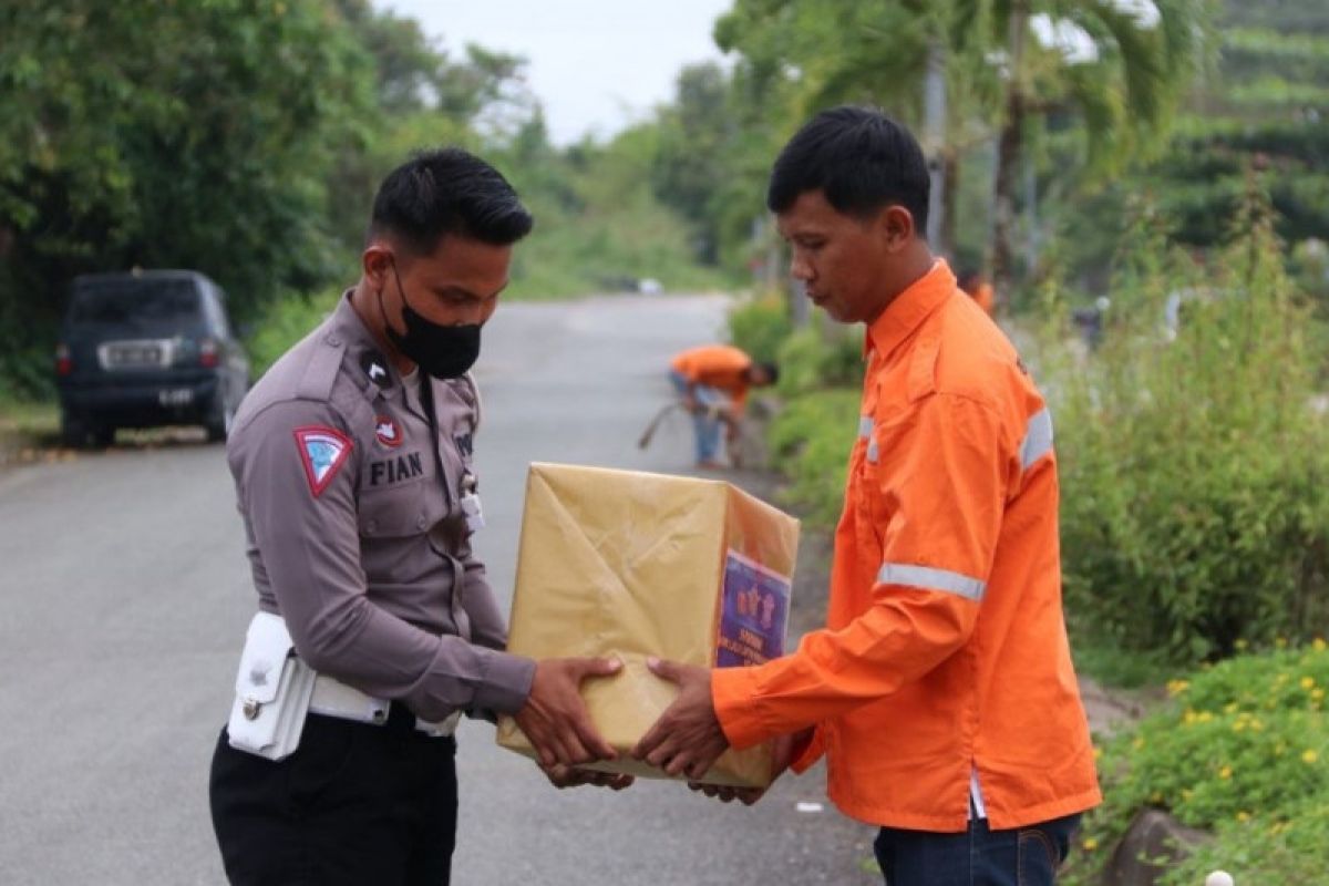 Bantuan sembako dari personel Ditlantas Polda Kaltara