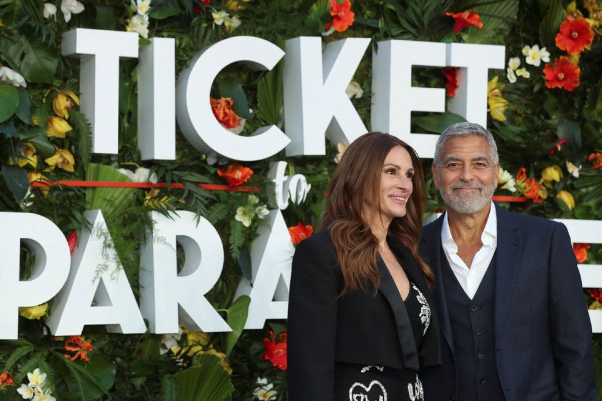 George Clooney dan Julia Roberts adu akting di "Ticket to Paradise"