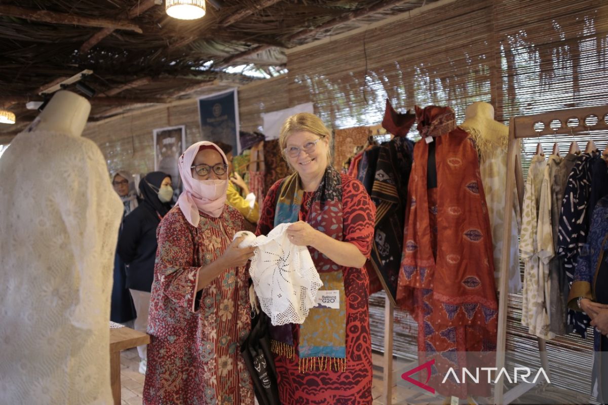 Babel tonjolkan kerajinan tangan di Pameran G20 Sheraton Belitung