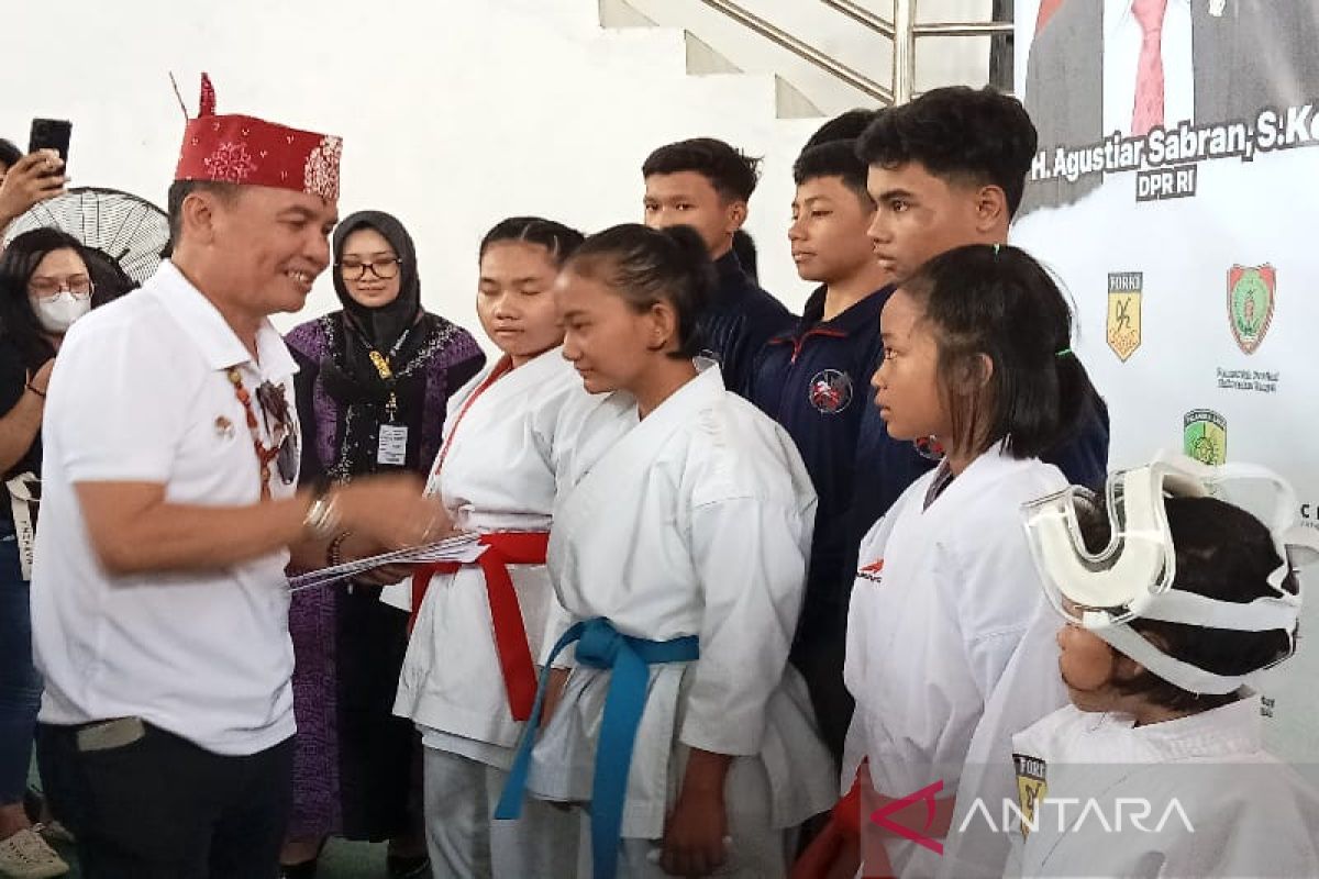 Ribuan atlet karate se-Kalimantan adu kemampuan di Kejuaraan Piala Agustiar Sabran