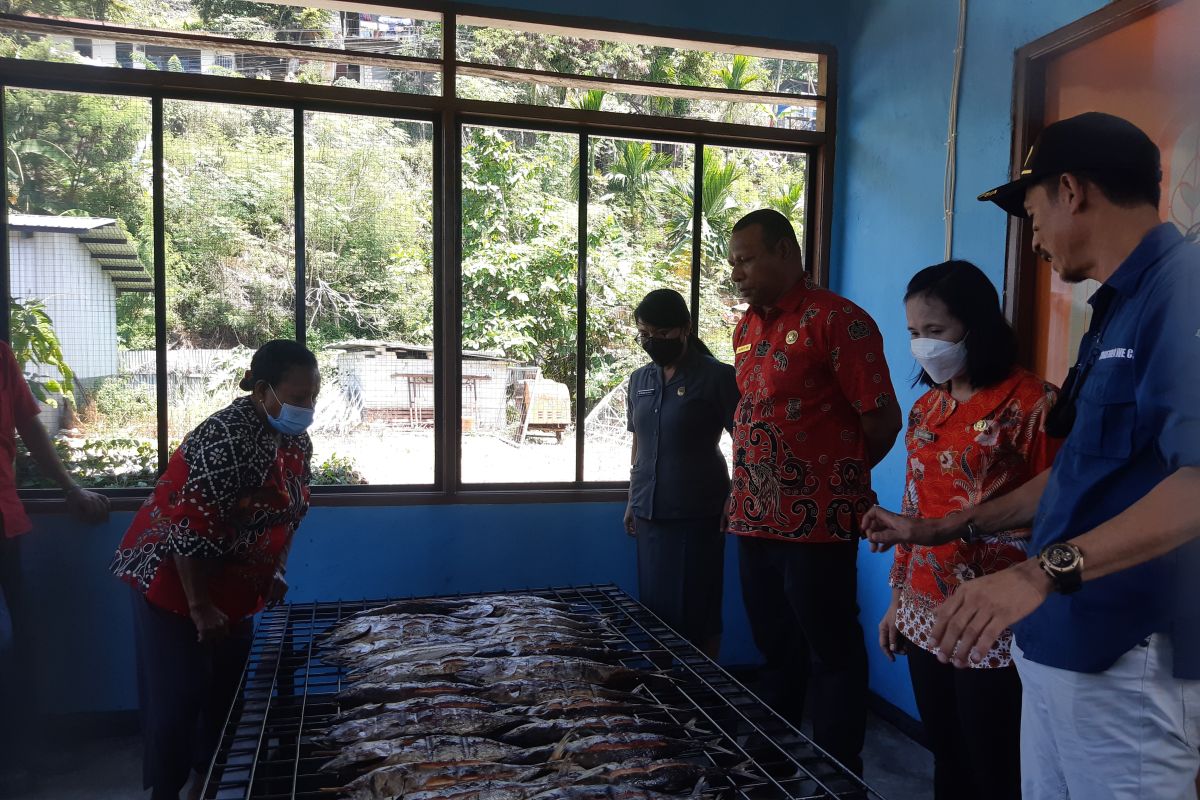 Pemkot Jayapura dorong pelaku UMKM pengolahan ikan miliki sertifikat