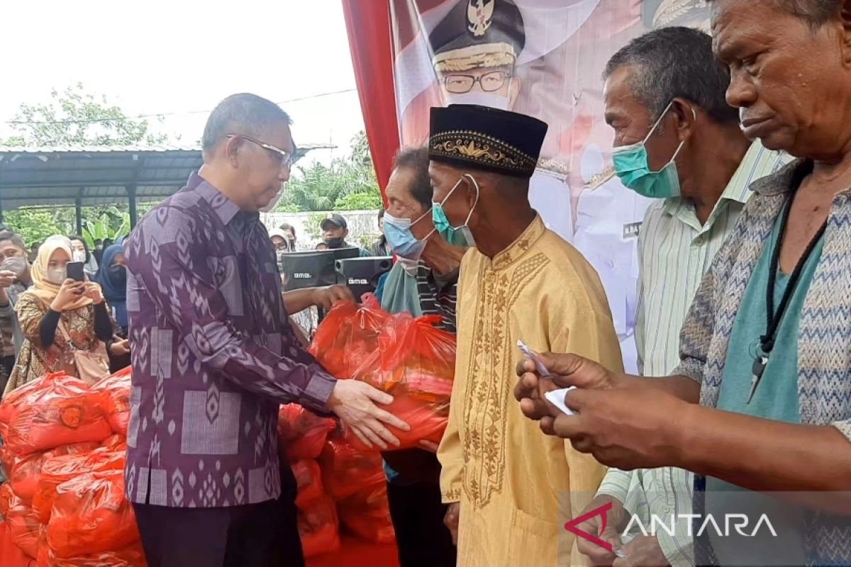 2.000 paket bantuan sosial pangan mulai disalurkan di Kota Pontianak