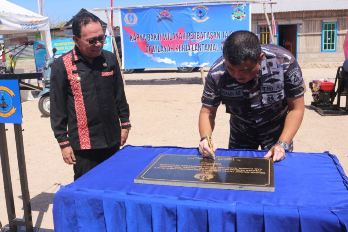 TNI AL gelar karya bakti di perbatasan Indonesia-Timor Leste
