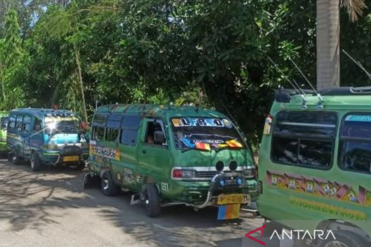 Pemerintah Kota Kupang mulai menerapkan tarif baru angkutan umum