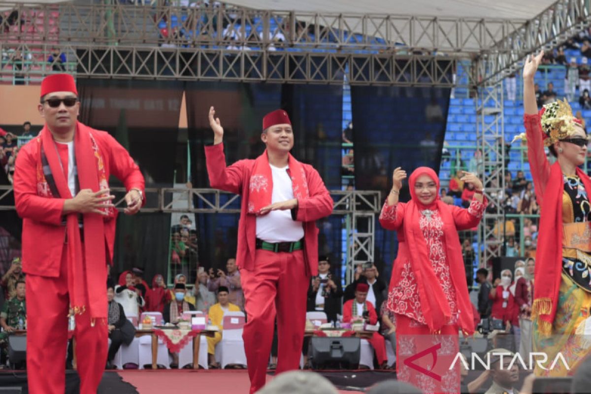 Ridwan Kamil apresiasi pagelaran Pesona Nusantara Bekasi Keren